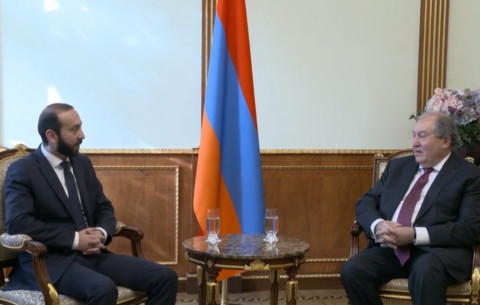 Արմեն Սարգսյանը հանդիպել է Արարատ Միրզոյանի հետ