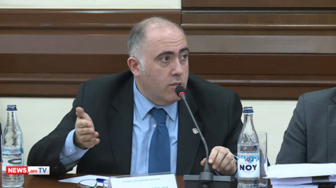 Ասել եմ՝ եթե հրապարակում Ձմեռ պապին քաղաքացուց փող ուզի, ձերբակալեք. փոխքաղաքապետ