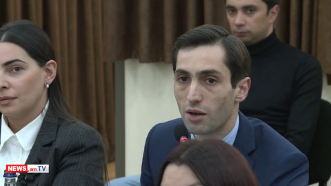 «Գյադաների ժամանակն է, մենք Ձեզ հետ Երեւանի ժարգոնով չենք խոսելու». Խաժակյանը՝ թաղապետին