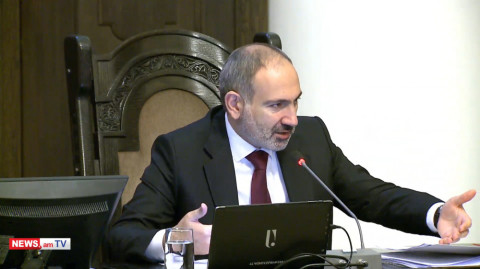 Ամանորն ուտելիքի տոն չէ. Փաշինյանն «արդարացնում» է իրենց ծախսերը
