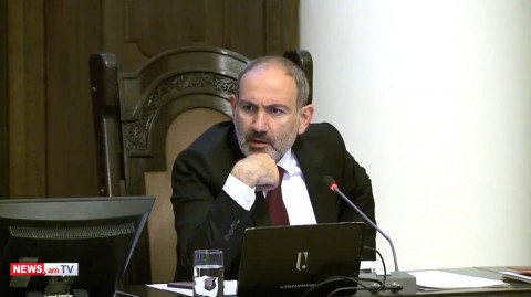 «Ինչո՞ւմն ա պրոբլեմը, ի՞նչ ժամանակ, մենք ենք որոշելու». Փաշինյանը հունից դուրս եկավ