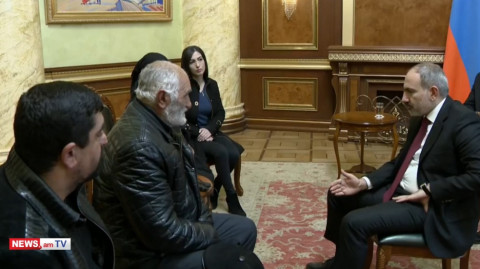 Պեչենին տորթ են սարքել ու ծնունդը շնորհավորել. Փաշինյանը՝ մահացած զինվորի պապիկին