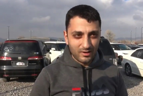 2 օր հերթի մեջ ենք, մեքենայի մեջ ենք գիշերում. Գյումրիի մաքսատանը մեծ հերթեր են