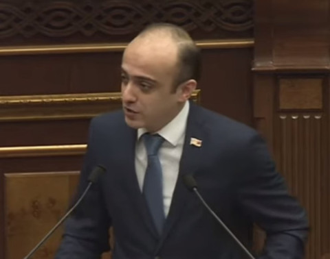 Բաքվի հրապարակում չորս հայերին այրելու մասին գրել է «Իզվեստիան». Տարոն Սիմոնյան