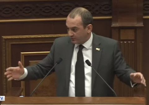 40 տարվա հարևանին պատշգամբից դուրս էր նետել. պատգամավորը՝ Բաքվի ջարդերի մասին