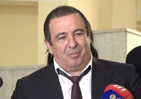 Խլելը ո՞նց ա, Վանեցյանը կարող ա գա, Ծառուկյանի ձեռքից բան վերցնի՞. Գագիկ Ծառուկյան