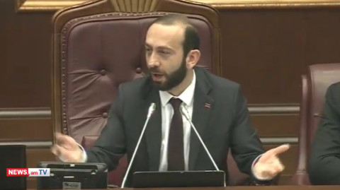 «Տիկին Բադալյանը ճիշտ է ասում, երեխային տեսնելը ո՞րն ա». Արարատ Միրզոյանը՝ Մելքումյանին
