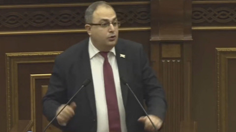 Ավելի լավ ա պարիկով գալ, քան թե թաշկինակը ձեռքին. Վլադիմիր Վարդանյանը խայթեց Գորգիսյանին