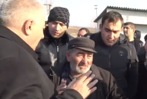 Տարեցները, որ 100 հազարներով նիսյաներ ունեն, պետք է անասունը ծախեն, տան ձեզ, Փաշինյան. ցուցարար