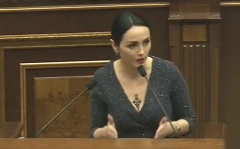 Давайте жить дружно. Լուսինե Բադալյանը՝ «Լուսավոր Հայաստանին»