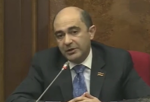 «Սուս մնացեք, ես էլ խոսեմ», «ներողություն խնդրեք». թեժ բանավեճ Մարուքյանի եւ Արարատ Միրզոյանի միջեւ