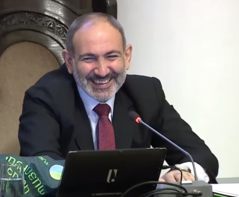 Պաշտոնյաները պետք է սետկաներով գնան՝ առեւտուր անելու. Փաշինյանը կատակեց