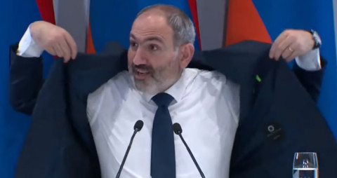 Իմ գրպաններում միլիարդներ չկան. Փաշինյանը՝ իր ու Սերժ Սարգսյանի կոստյումների տարբերության մասին