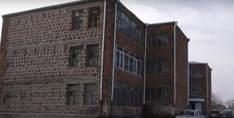 Ասում են՝ մեր վրայից նավթի հոտ ա գալիս. լավատեսությամբ կյանք ստացող Նոր Արմավիրի դպրոցը