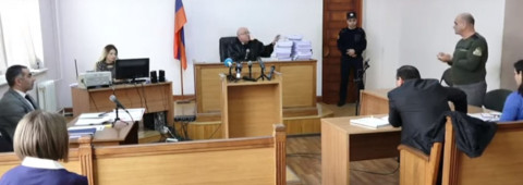 Դատարանը Նազիկ Ամիրյանի պաշտպաններին տվեց 1 ժամ՝ ինքնաբացարկի միջնորդությունը կազմելու համար