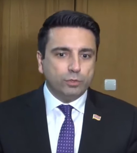 Նախկինները նստում են միջազգային գործընկերների դռների մոտ ու լաց լինում. Ալեն Սիմոնյան