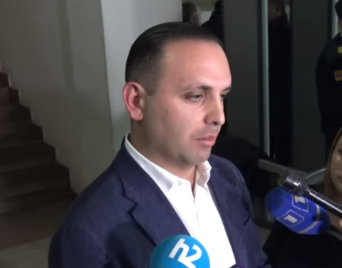Գագիկ Խաչատրյանն ընդամենը 1 զանգով կիսատ է թողել բուժումն ու ներկայացել նախաքննական մարմին. պաշտպան