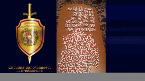 Երեւանում ձերբակալվել են դեղատան տնօրենն ու նրա սկեսրայրը. 2081 հատ լիրիկայի դեղահաբ են հայտնաբերել