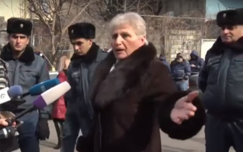 Ոչ շոֆեռն ա մեղավոր, ոչ էլ իմ անհասկացող երեխեն. բնակիչները զրկվելու են բակից