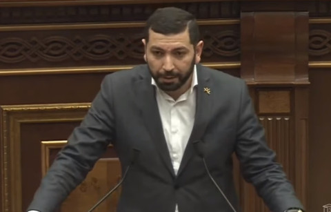 «Հարգելի լուսավորականներ, մաքրեք ձեր քաղաքական լուսամուտը». իշխանական պատգամավոր