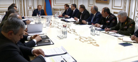 Վարչապետի մոտ խորհրդակցություն է տեղի ունեցել` կապված ԶՈւ-ում մահվան դեպքերի հետ