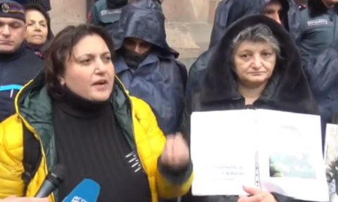 Փաշինյանն իրանց մեդալ ու պագոն ա տալիս, բայց ունենում ենք նոր զոհեր. իրավապաշտպան