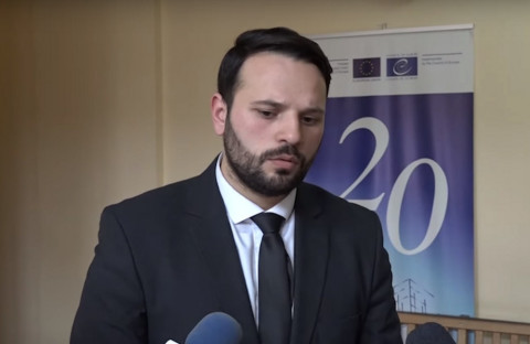 Քոչարյանի գրքի փոխարեն տեղադրվել է «Հայաստանն իմ օջախն է…» ձեռագրի գովազդը. հայցվորի ներկայացուցիչ