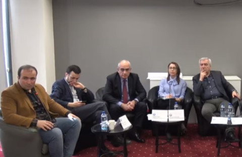 Ես կընդունեմ ձեր հարցը որպես հաղորդում. փոխոստիկանապետը՝ քաղաքացուն