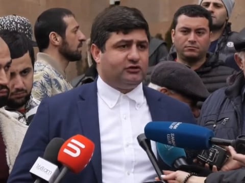 Մրցույթը կարող է շահել լիմոնադի գործարան. հեծանվահրապարակի աշխատակիցների բողոքը քաղաքապետարանի մոտ