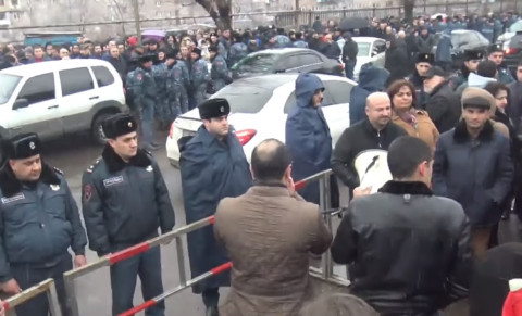 Փոքր ժամանակ այնքան են վախեցել, որ մտածում են՝ մեզ էլ կարող են վախեցնել. Սերժ Սարգսյանի աջակիցներ