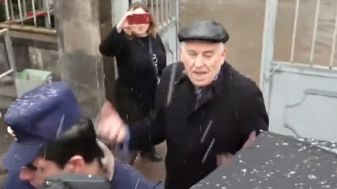Շուրիկի, Նիկոլի արկածներն են, եկել ենք թատրոն. «Ֆլեշի Բարսեղ»