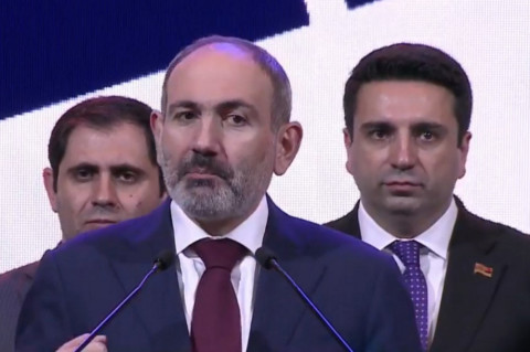 Նույնն է, որ Մոսկվիչ 408-ի անվադողեր ունեցող S դասի Մերսեդեսով առաջ շարժվես. Փաշինյան