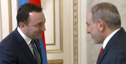 Նիկոլ Փաշինյանը հանդիպել է Վրաստանի պաշտպանության նախարարի հետ