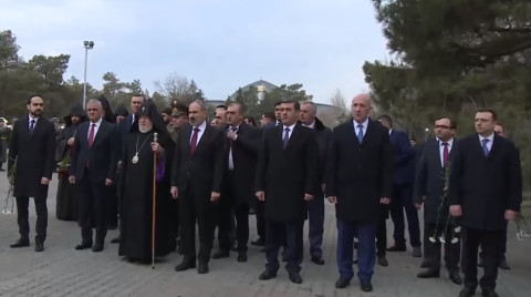 Փաշինյանը Գարեգին Բ–ի եւ բարձրաստիճան պաշտոնյաների հետ այցելել է Ծիծեռնակաբերդ