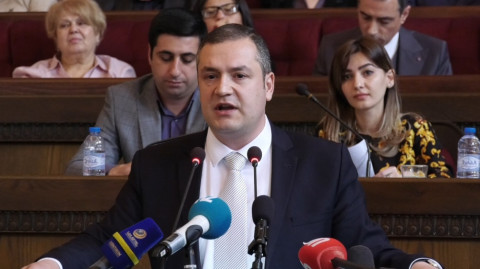 Չպետք է լինի մի քաղաքացի, որը վարկերի տակ ճկռած ամեն օր մտածի՝ վաղն ինչ է անելու. Ուրիխանյան