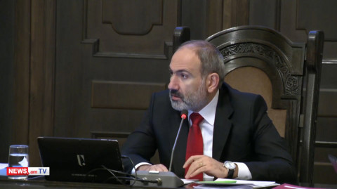 Լարսում մնացած բեռնատարները հատեցի՞ն հայ-վրացական սահմանը. Փաշինյանը՝ նախարարին