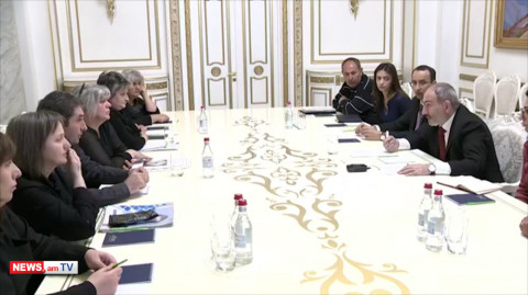 «Ով իրա մատը կտա,աչքը կհանի». Մահացած զինծառայողի մայրը` վարչապետին