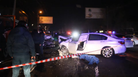 Կադրեր` Երեւանում ողբերգական վթարի վայրից