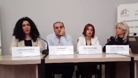 Հարևաններն ասում են՝ գյումրեցի կինն ու նրա դուստրը պարբերաբար բռնության են ենթարկվել. Աիդա Մուրադյան