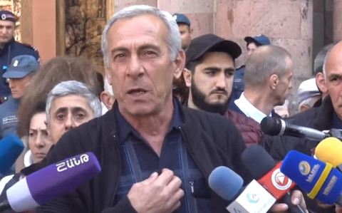 Լավ է արել՝ խմել է, սպան ռեստորան գնալու իրավունք չունի՞. կոմայի մեջ գտնվող փոխգնդապետի հայր