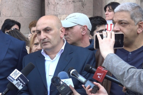 Երեխադ սոված կմնա կամ գործ չեն տա. ՁԻԱՀ-ի կենտրոնի աշխատակիցների վրա ճնշումներ են գործադրում
