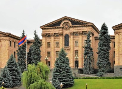 ԱԺ-ն հատուկ նիստում որոշում է արտակարգ դրություն մտցնելու հարցը