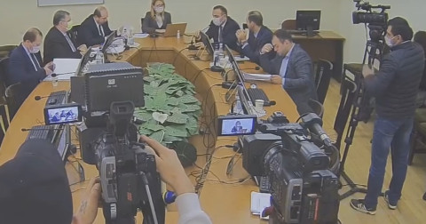Պատգամավորները հանձնաժողովի նիստին եկել են դիմակներով