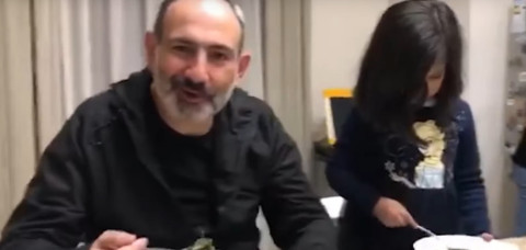 Փիփերթ՝ սխտոր-մածունով․ Փաշինյանի «հակակորոնավիրուսային մենյուն»
