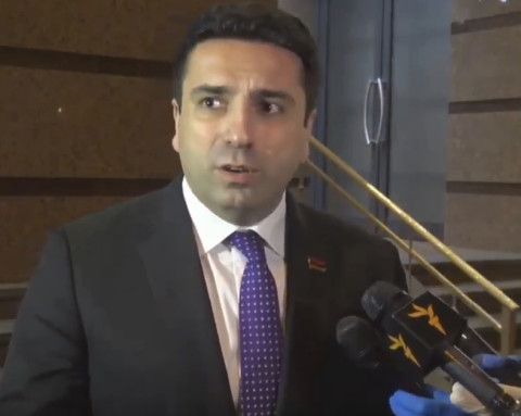 Փաշինյանը հեռացավ, հարցերին պատասխանեց Ալեն Սիմոնյանը