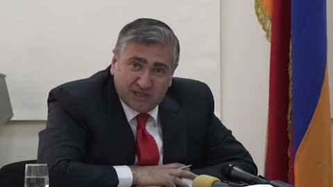 Մարդիկ երեկոյան բիսետկա-փարթիներ են կազմակերպում. ՀՅԴ-ական Արթուր Խաչատրյան