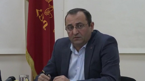 Բարձր աշխատավարձ ստացող պաշտոնյաների աշխատավարձերը պետք է սառեցվեն. Արծվիկ Մինասյան