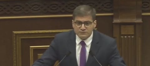 Մենք ունքը շտկելու տեղը կարող է աչքը հանենք. Արման Բաբաջանյանը` նախարարին