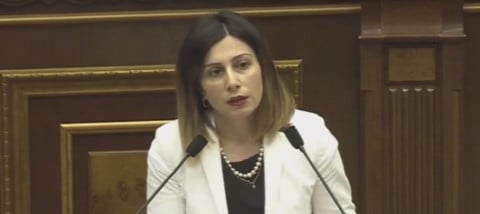 Կորոնավիրուսից մահացած անձին զմռսված դագաղով են տալիս հարազատներին. նախարարի տեղակալ