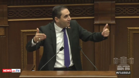Ասում եք՝ թուլացեք ու հաճույք ստացեք, չէ, չենք թուլանալու, յա՜. Արման Աբովյանը բարկացավ